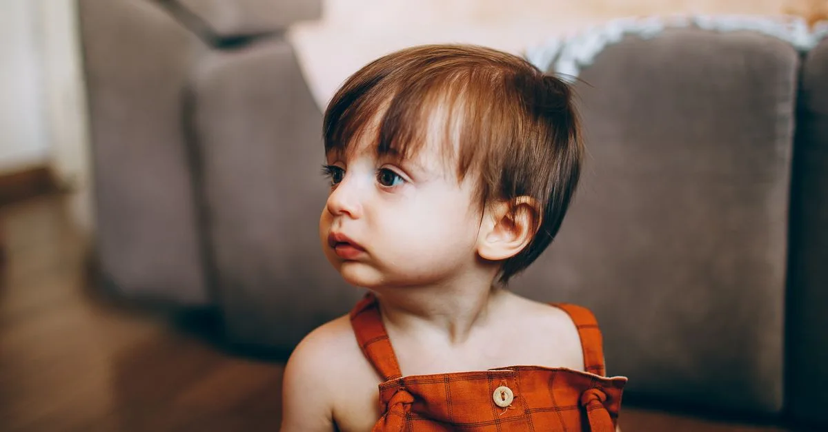 à quel âge un bébé reconnaît-il son prénom ? découvrez les étapes du développement de la reconnaissance du nom chez les nourrissons.