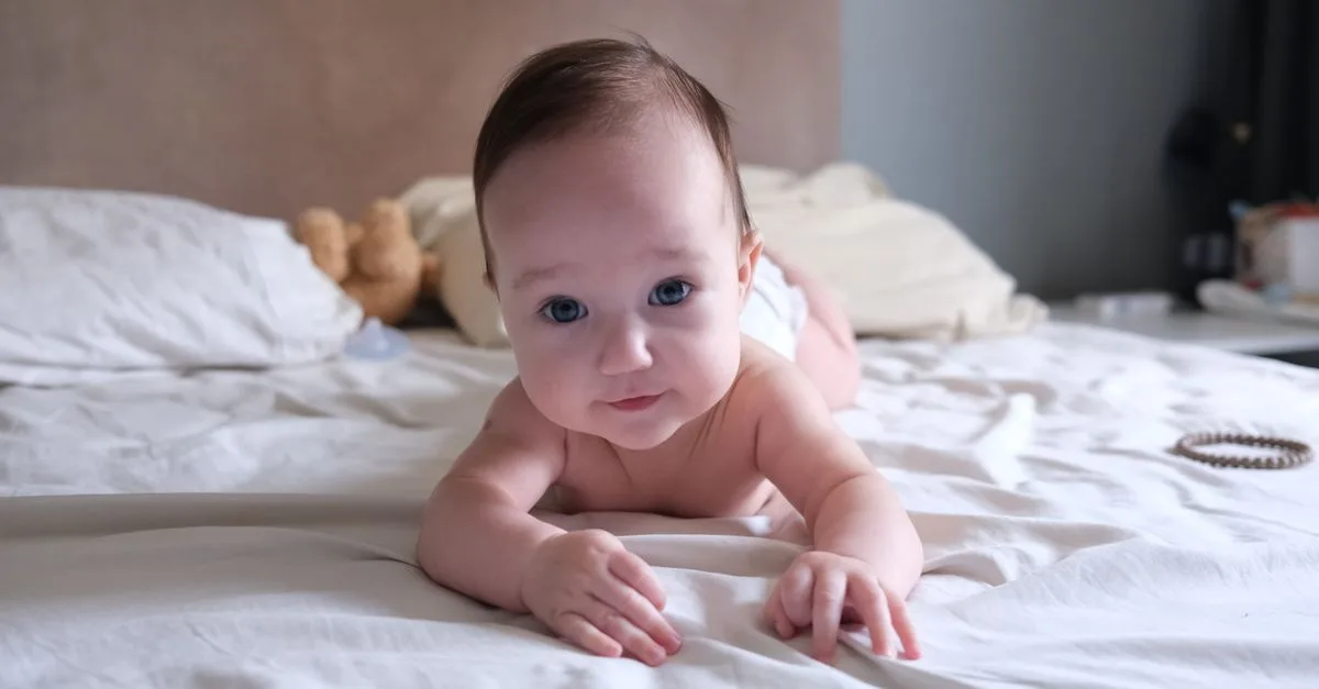 découvrez notre guide pour la transition du lit bébé vers un lit enfant, avec des conseils pratiques pour un passage en douceur et serein.