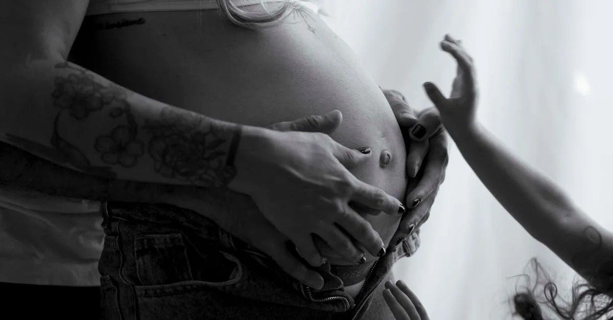 conseils pour soulager la pression sur le ventre de bébé et assurer sa sécurité au quotidien.