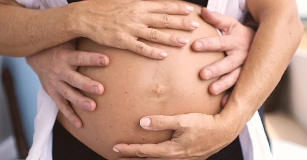 découvrez comment assurer la sécurité et le confort de votre bébé en évitant les pressions abdominales. conseils pratiques pour protéger le ventre de votre tout-petit.