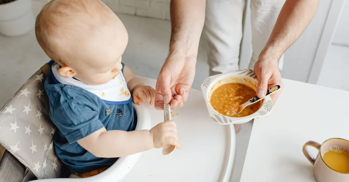 découvrez comment décongeler en toute sécurité les purées pour bébé, en conservant toutes leurs qualités nutritionnelles et saveurs.