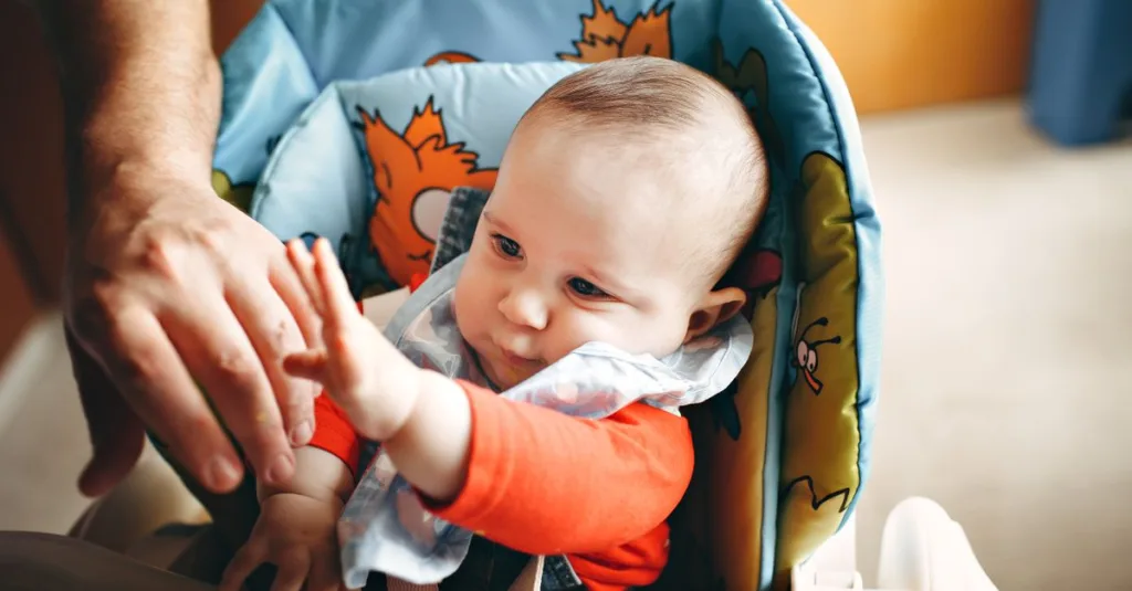 découvrez les étapes clés du développement lorsque bébé atteint un nouvel âge, avec des conseils pour accompagner sa croissance et son épanouissement.