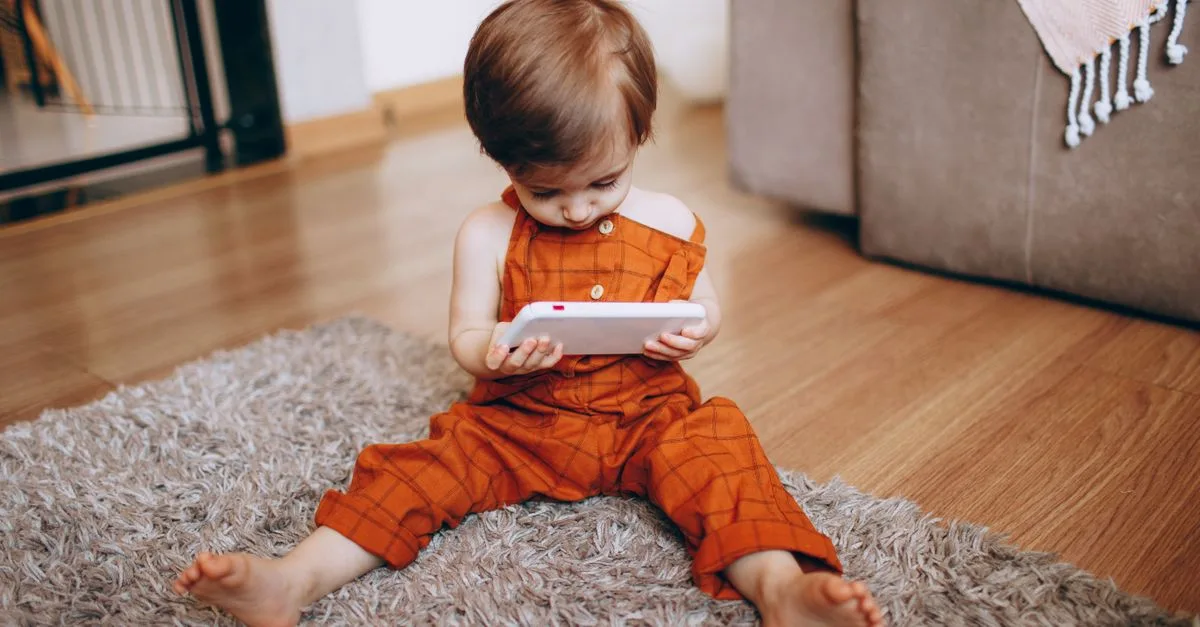 découvrez l'âge idéal pour organiser un baby stayover et offrez à votre bébé une expérience confortable et sécurisée.
