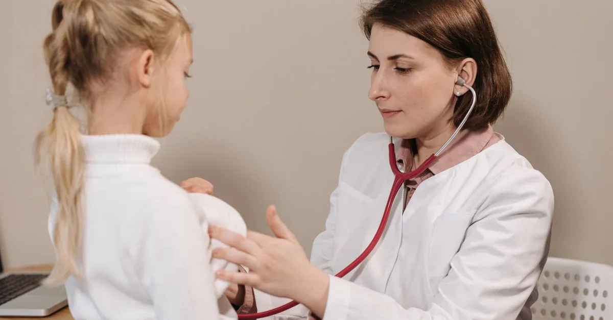 écoutez le battement de cœur de votre bébé en temps réel pour une expérience apaisante et connectée durant la grossesse.