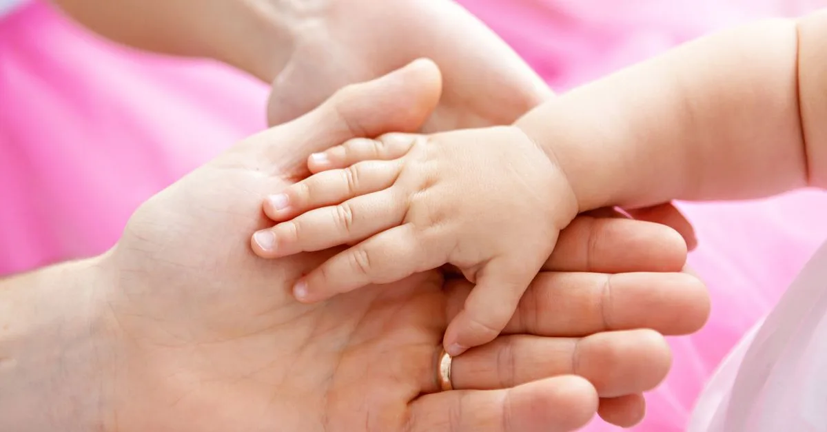 découvrez la lecture de la paume pour prédire l'avenir de votre bébé grâce à nos analyses précises et intuitives.
