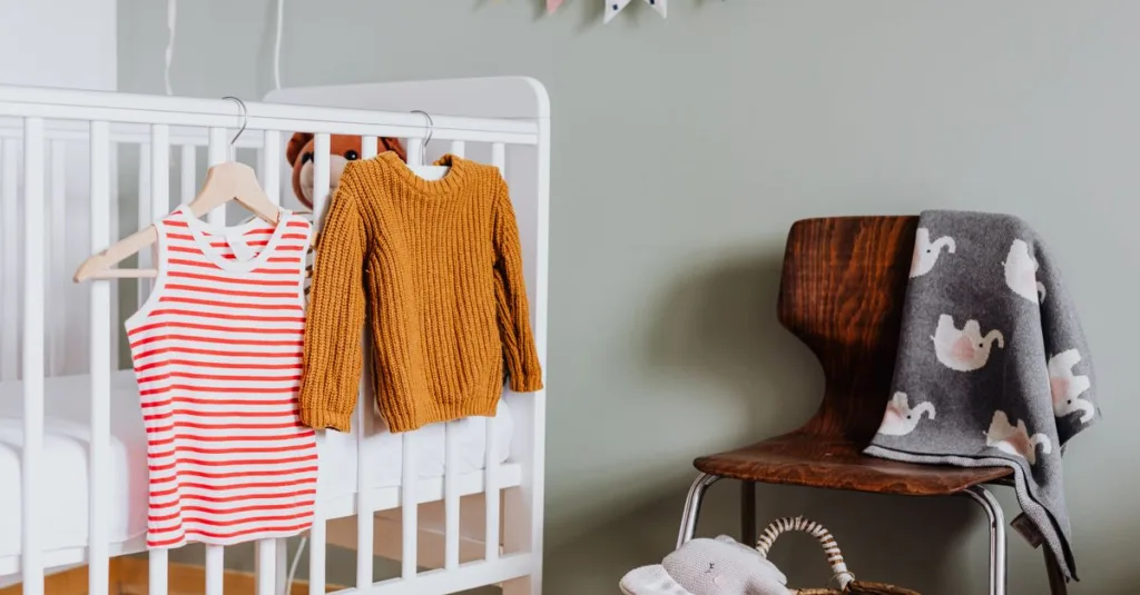 découvrez comment réussir la transition de la chambre de bébé pour accompagner son évolution en douceur et créer un espace adapté à ses nouveaux besoins.