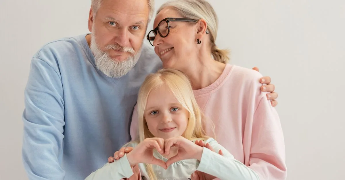 félicitations aux grands-parents pour cet heureux événement ! célébrez la joie d'accueillir un nouveau membre dans la famille avec des messages chaleureux et pleins d'amour.