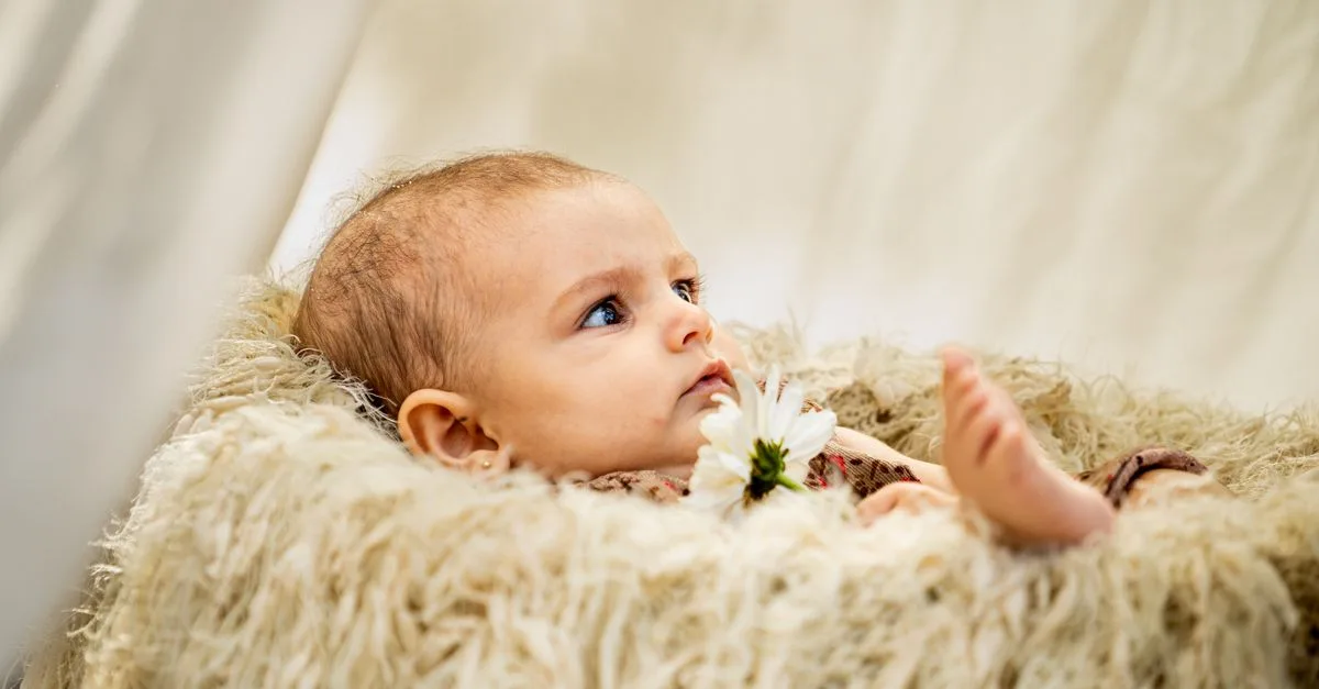 découvrez une sélection unique de prénoms bohèmes et romantiques pour filles, inspirés par l'esprit libre et la culture gypsy.