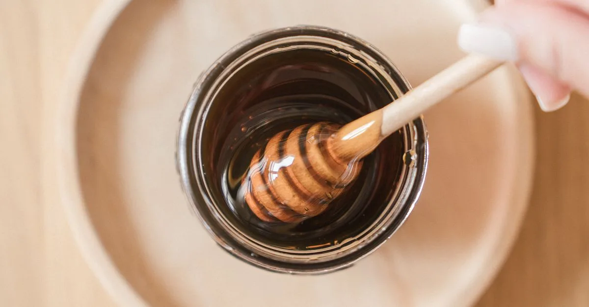 découvrez tout sur le miel : ses bienfaits, ses variétés, et comment l'utiliser au quotidien pour une alimentation saine et gourmande.