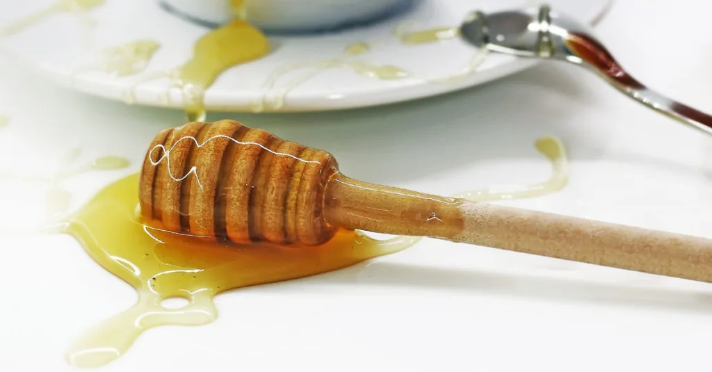 découvrez les bienfaits naturels du miel, un trésor sucré aux multiples vertus pour la santé et la cuisine.