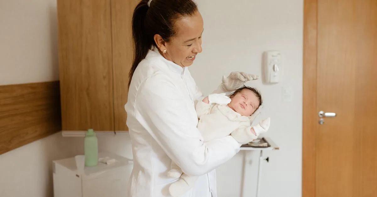 maladie hémolytique néonatale : une condition où les globules rouges du nouveau-né sont détruits prématurément, entraînant une anémie et d'autres complications. informations sur les causes, les symptômes et les traitements.