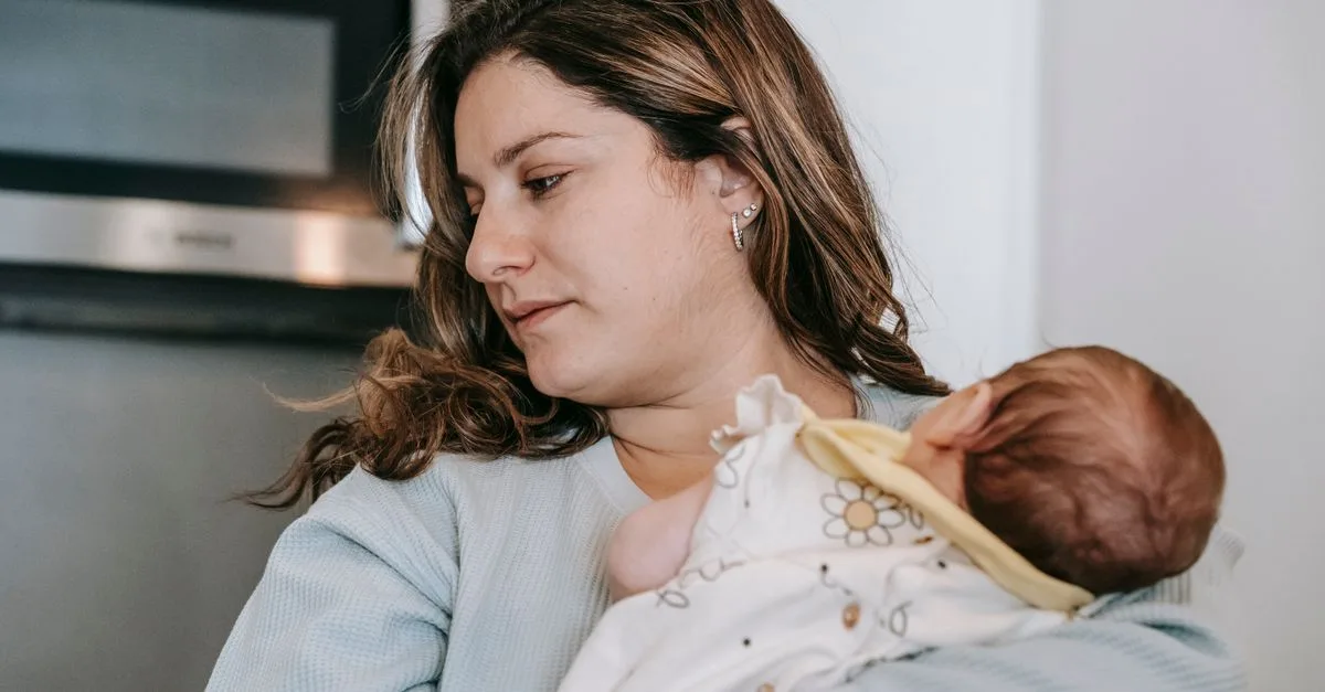 découvrez tout ce qu'il faut savoir sur la période postpartum : conseils, soins et soutien pour accompagner les nouvelles mamans après l'accouchement.